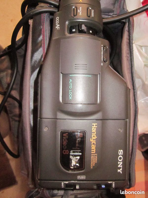 Caméscope de marque SONY - CCD AF de 1991 (image 2)