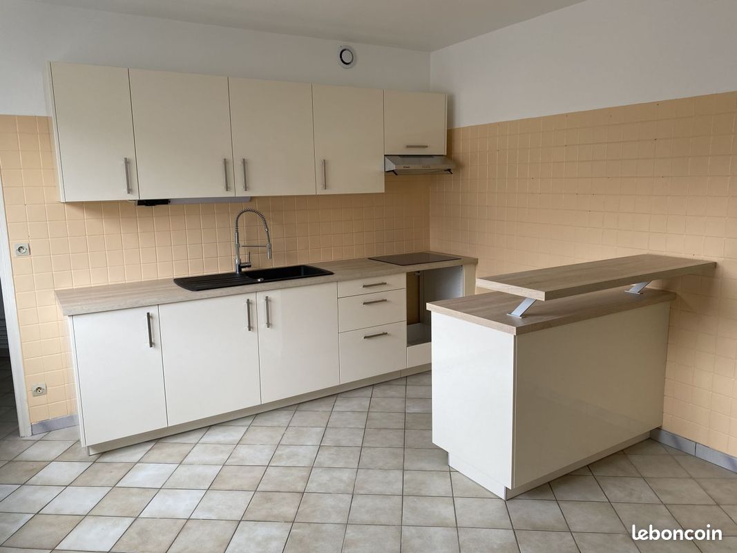 Appartement 4 pièces 105 m² · à Reims · 105 m² · 930 €/mois