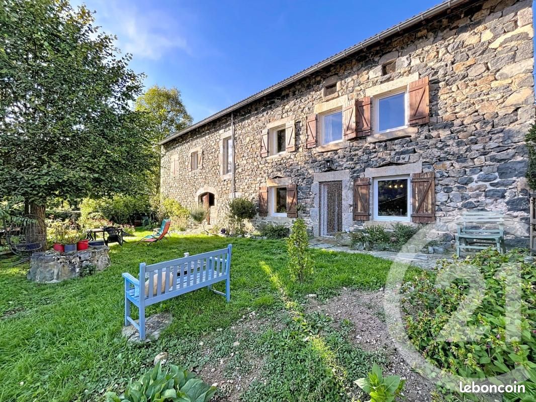 Maison 5 pièces 157 m² · à Vorey · 157 m² · 184 000 €
