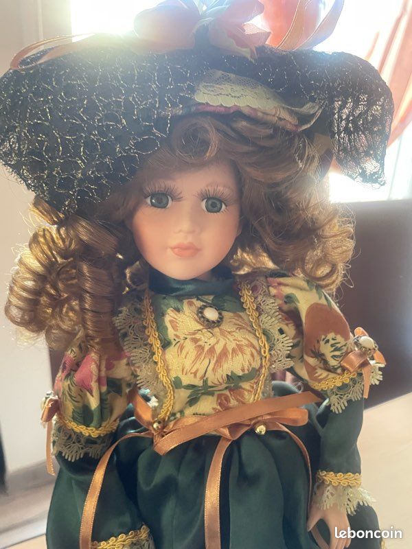 Magnifique Poupée Ancienne En Porcelaine De Collection - 55 Cm, état Proche Neuf
