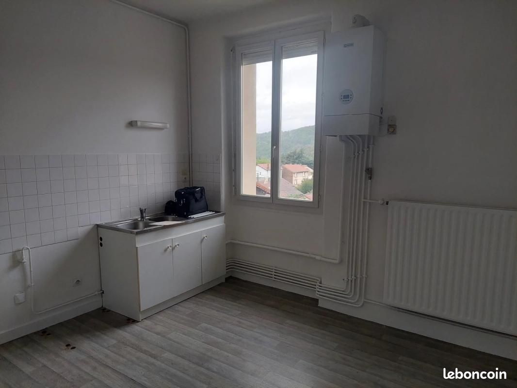 Appartement 2 pièces 56 m² · au Chambon-Feugerolles · 56 m² · 359 €/mois