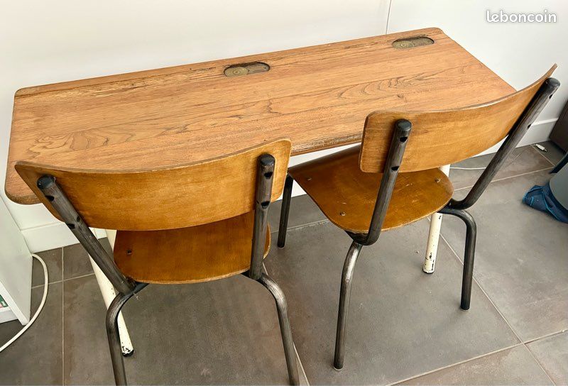 Table d’écolier vintage + 2 chaises – Style industriel (image 1)