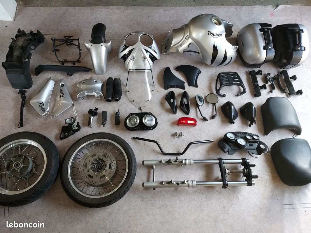 Pièces pour marque triumph 955i tiger 2003 56000km (image 1)