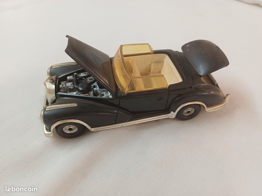 1/32 ancienne Corgi Mercedes-benz 300S (image 2)