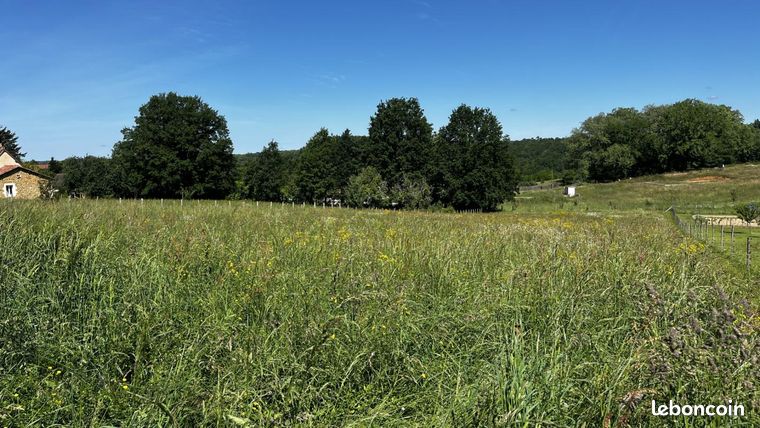 Terrain 3 353 m² Beauregard Et Bassac