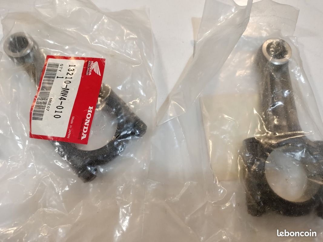 Bielles de HONDA RC45 (image 3)