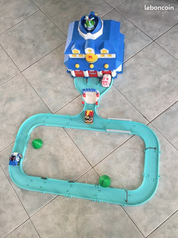 Robocar Poli - Circuit de Voiture - Quartier Général A Fonction