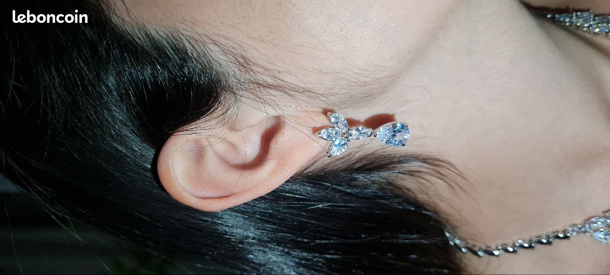 Boucles d'oreilles en cristaux neuves (image 2)