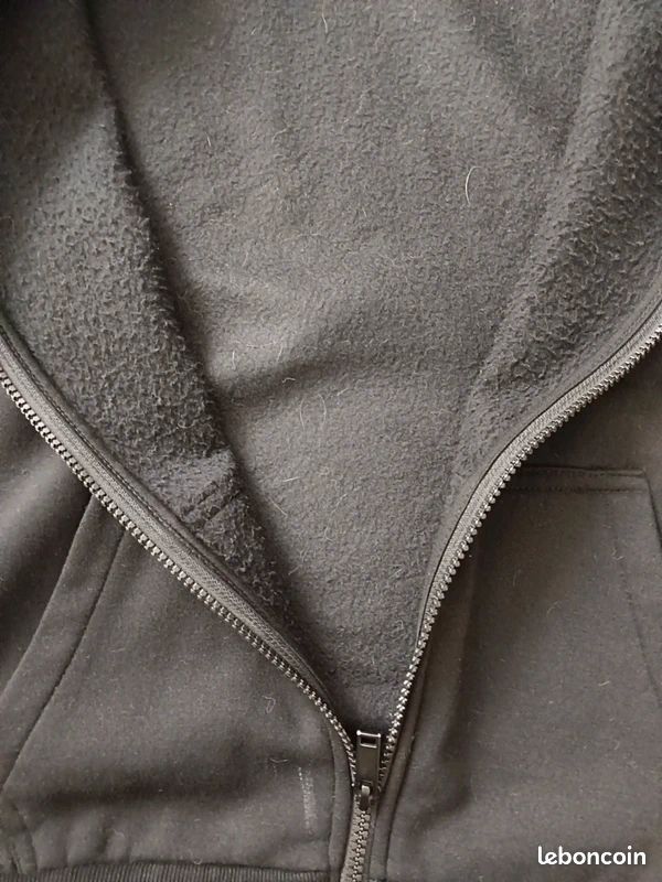 Veste avec capuche taille 14ans (image 2)
