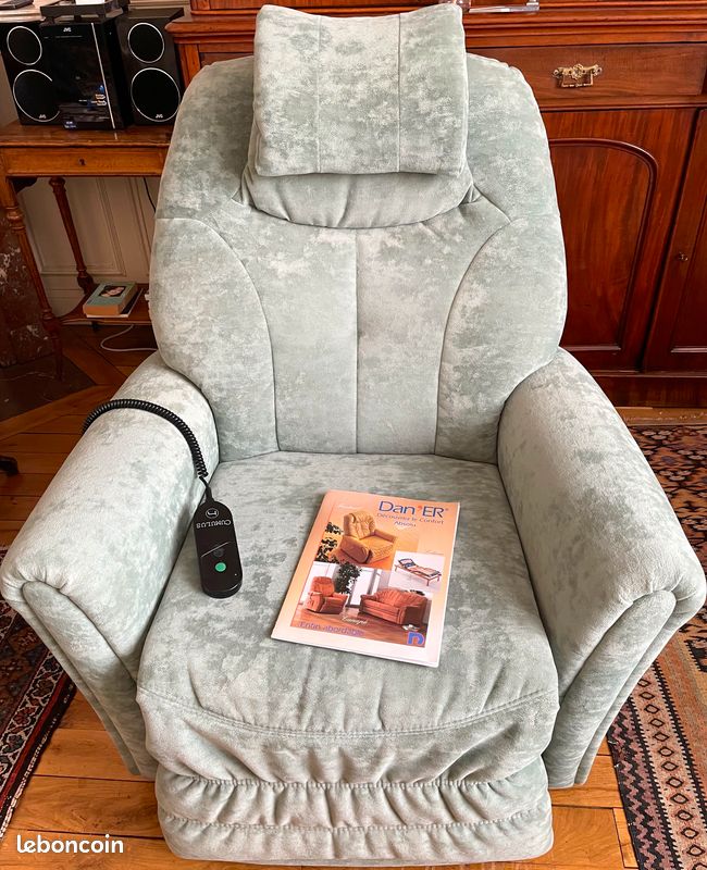 Fauteuil motorisé état neuf valeur 4750 E en 2017 (image 4)