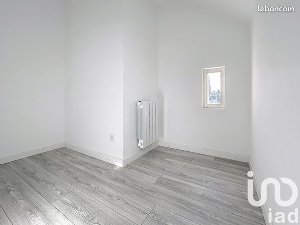 https://img.leboncoin.fr/api/v1/lbcpb1/images/4f/51/22/4f512286858a9c6d78714bfd9cc441c4fd75b3a3.jpg?rule=ad-image