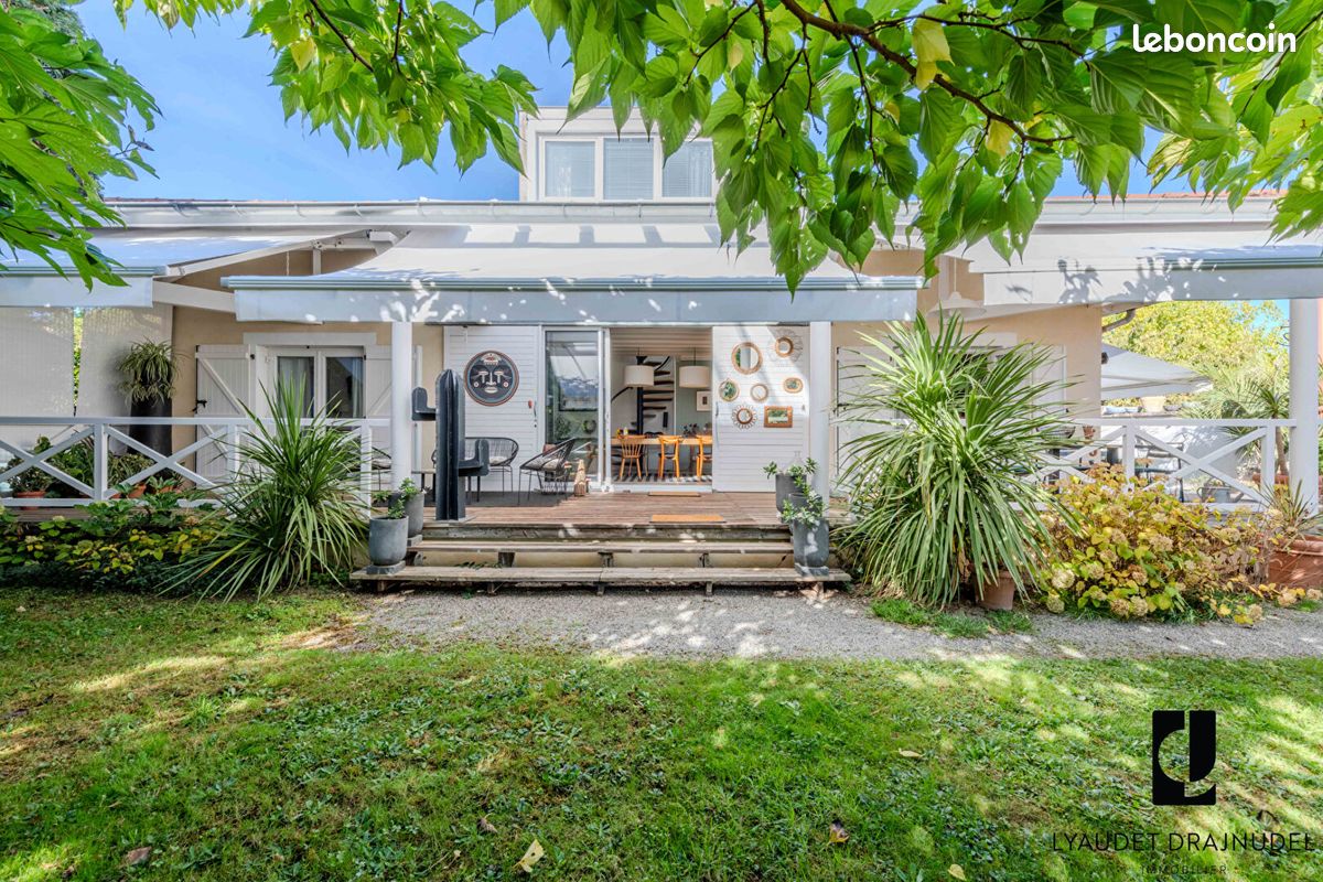 Maison 5 pièces 156 m² · à Riorges · 156 m² · 439 000 €