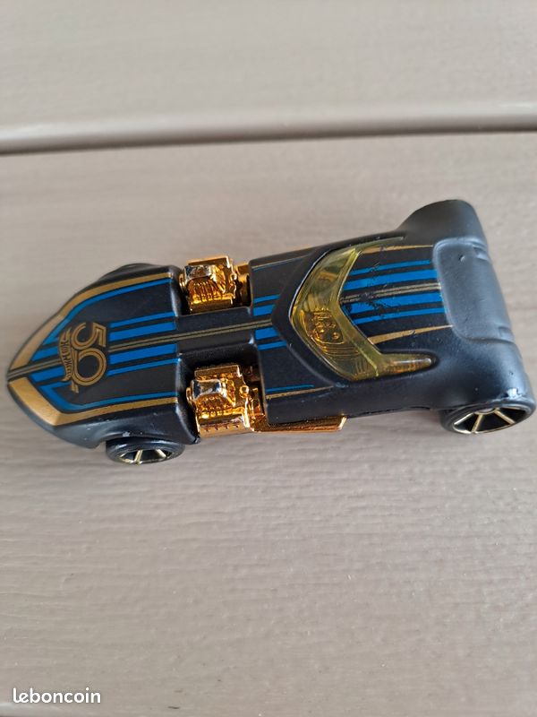Voiture 50 ème anniversaire Hot Wheels (image 5)