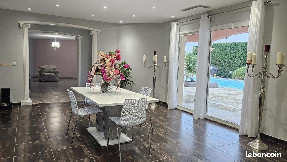 Villa 10 pièces 240 m² - La Lande-de-Fronsac 33240 (image principale 15)