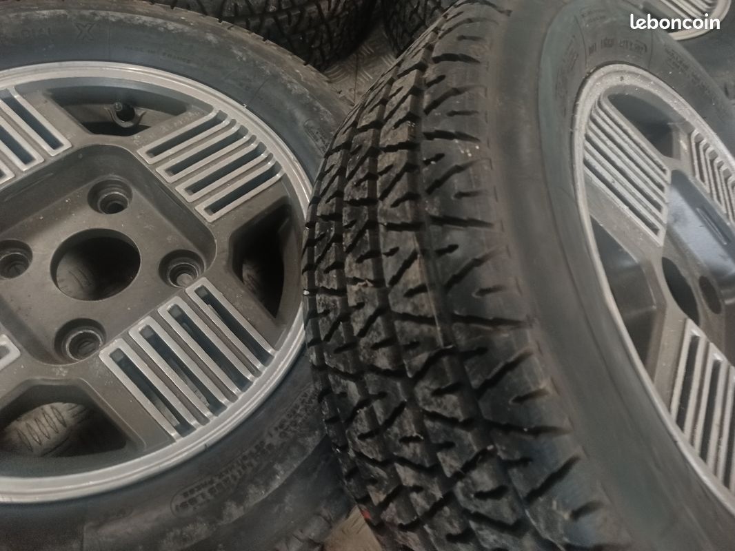 Jantes Tagora & Pneu TRX - Équipement auto