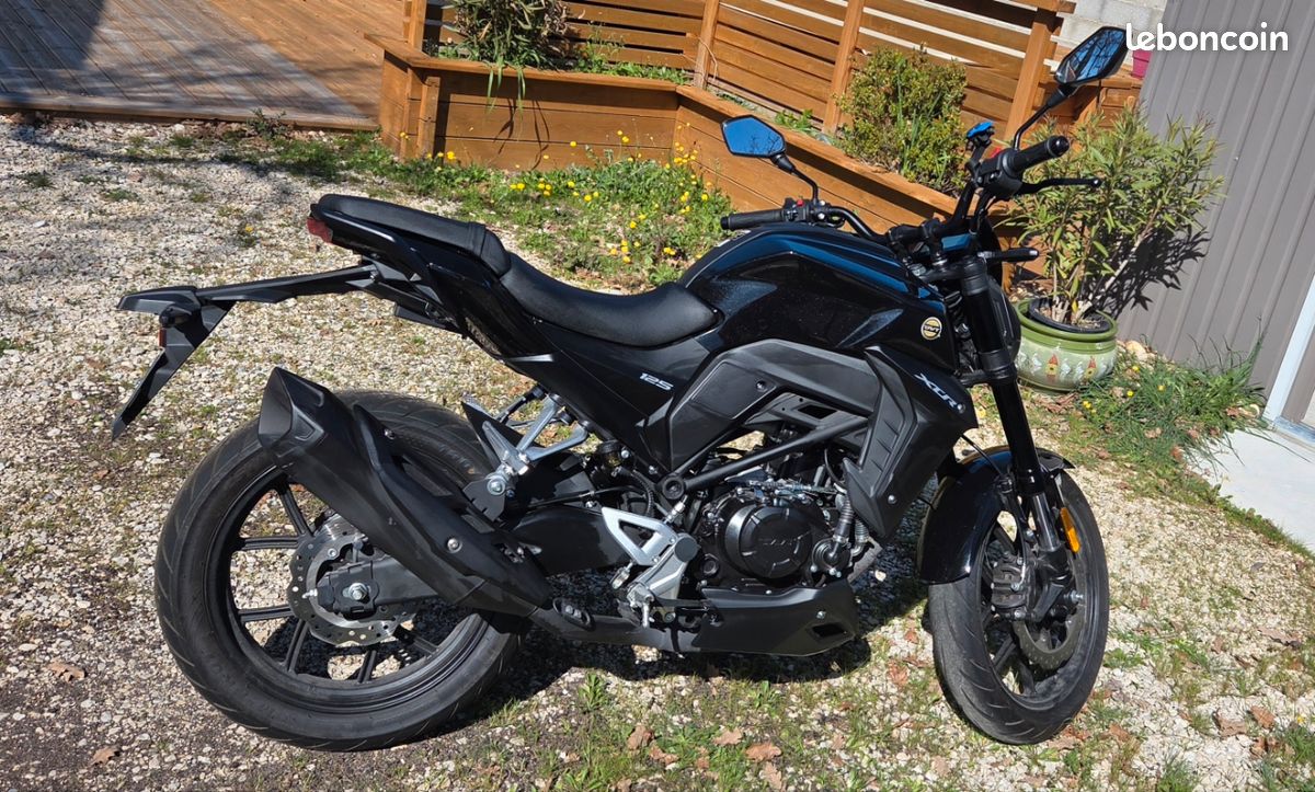 MOTO ROADSTER 125 TNT MOTOR de 2025 (image 1)