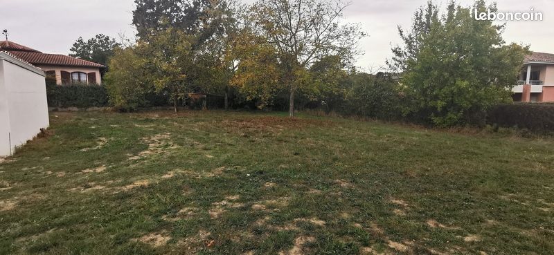 Terrain 560 m² · à Blagnac · 299 000 €
