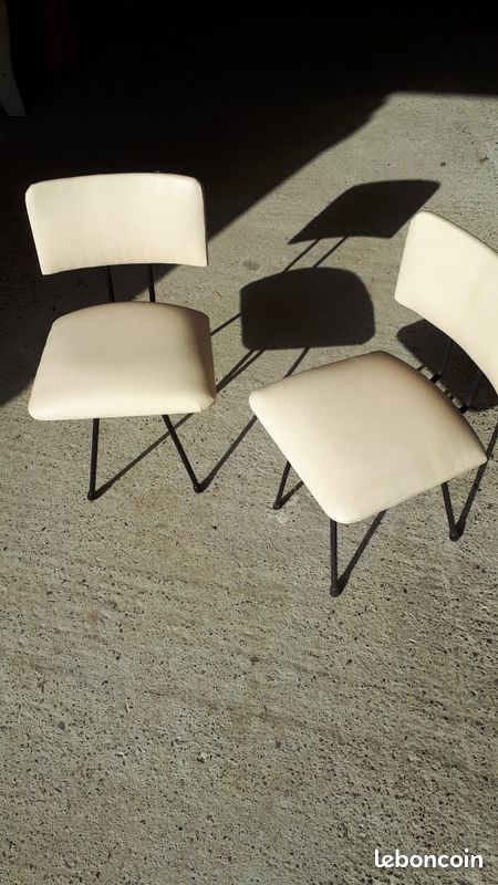 Lot 2 petites chaises fer et simili crème (image 1)