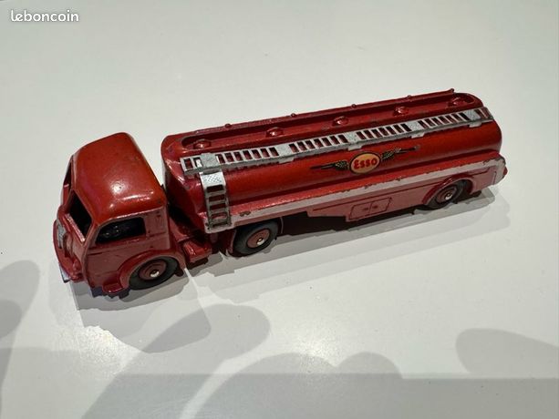 Tracteur-citerne Panhard Esso Rouge Dinky Toys – Référence 32C – Occasion