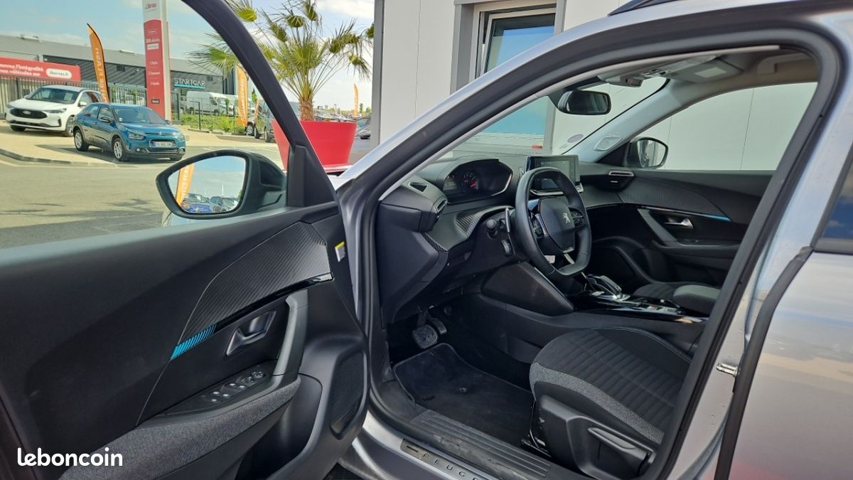 Peugeot 2008 PURETECH 130 SS EAT8 STYLE (image 12)