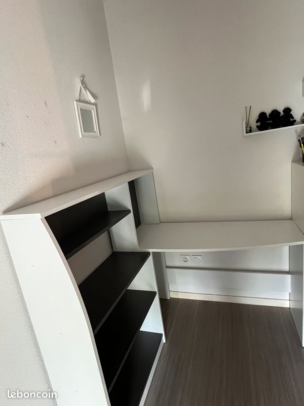 Bureau (image 2)