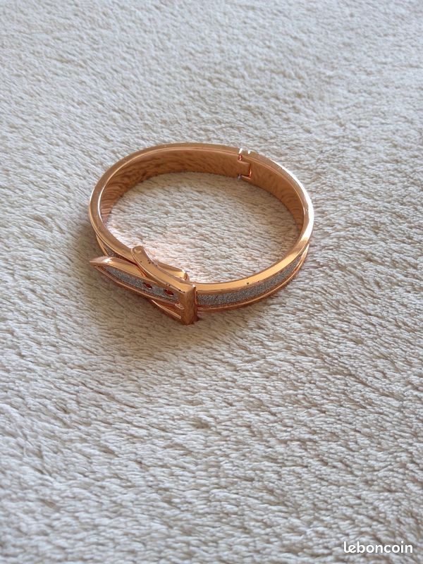 Bracelet rigide ceinture pailletée (image 4)
