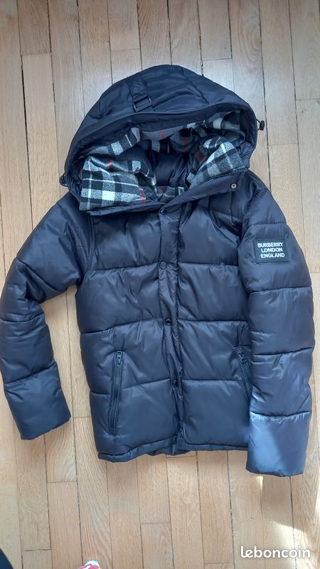 Doudoune Burberry noire taille M (image 1)