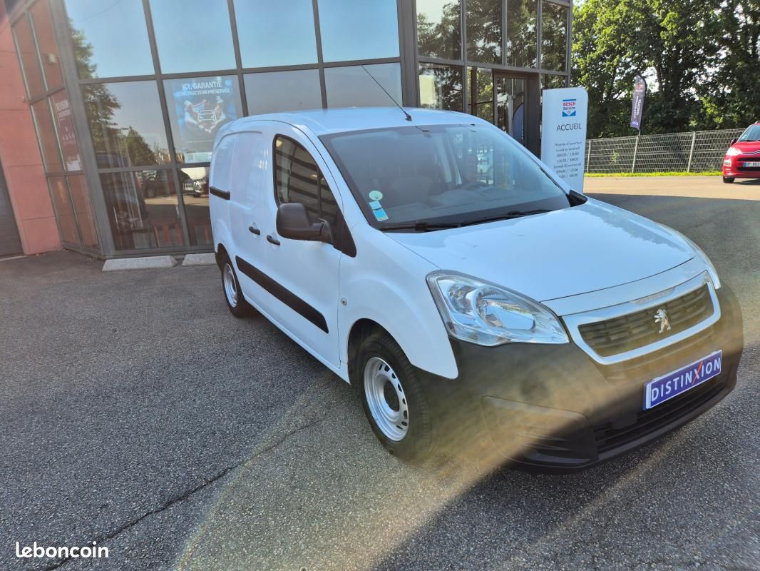 Peugeot Partner FOURGON STANDARD 1.6 BLUEHDI 100 S&S BVM5 PREMIUM (image 1)