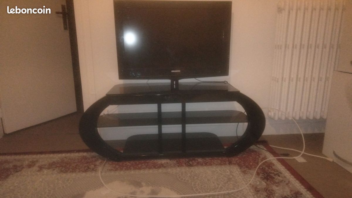 La table de la télé (image 1)