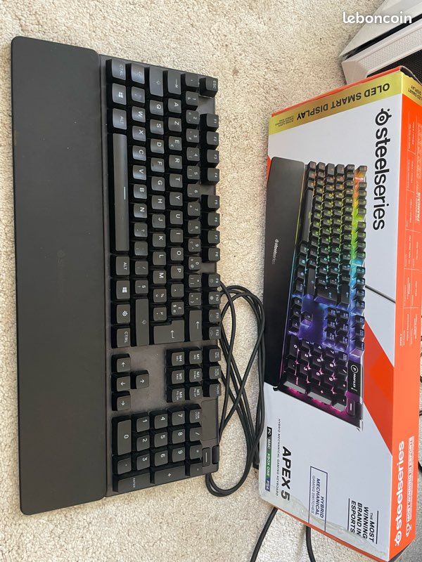 PC gamer avec clavier, souris et écran (image 6)