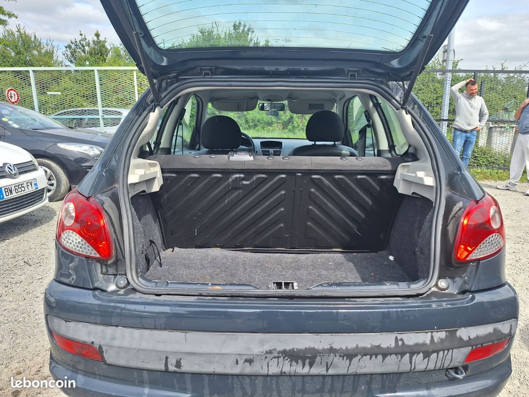 PEUGEOT 206+ 1.1e 60ch Urban (image 7)