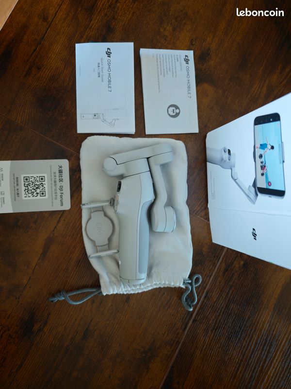 DJI Osmo Mobile 7 Stabilisateur Smartphone (image 7)