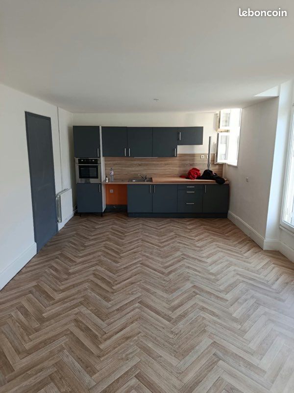 Appartement 2 pièces 60 m² · à Saint-Amand-Montrond · 60 m² · 490 €/mois