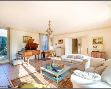 Maison 1 872 000 € - 334 m²