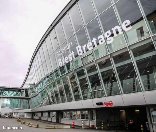 Place de parking aéroport de Brest