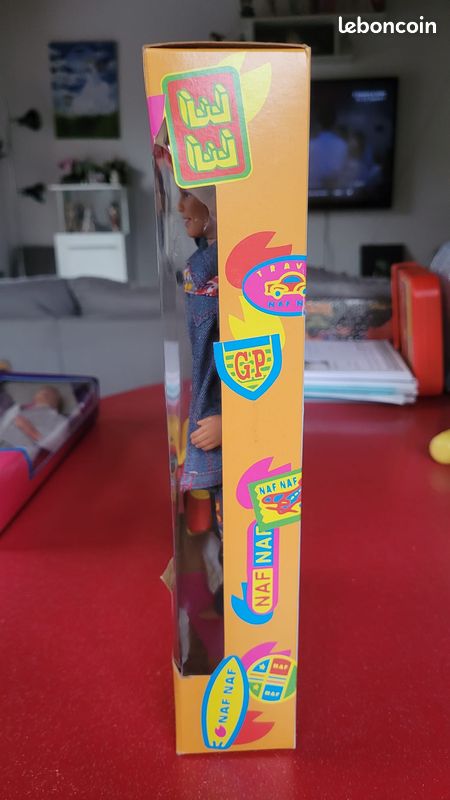 Poupée Barbie Ken Naf Naf Mattel 10998 - Avec Vêtements, Boîte Abîmée