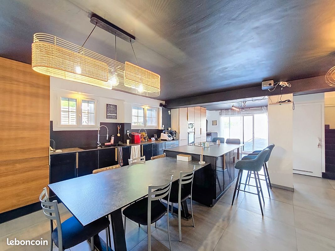 Maison 8 pièces 200 m² · à Monts · 200 m² · 379 000 €
