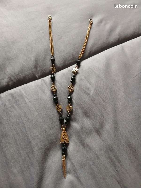 Collier Avec Pendentif Kookaï Argenté - Bijou Neuf Avec étiquettes, Style Moderne Et épuré