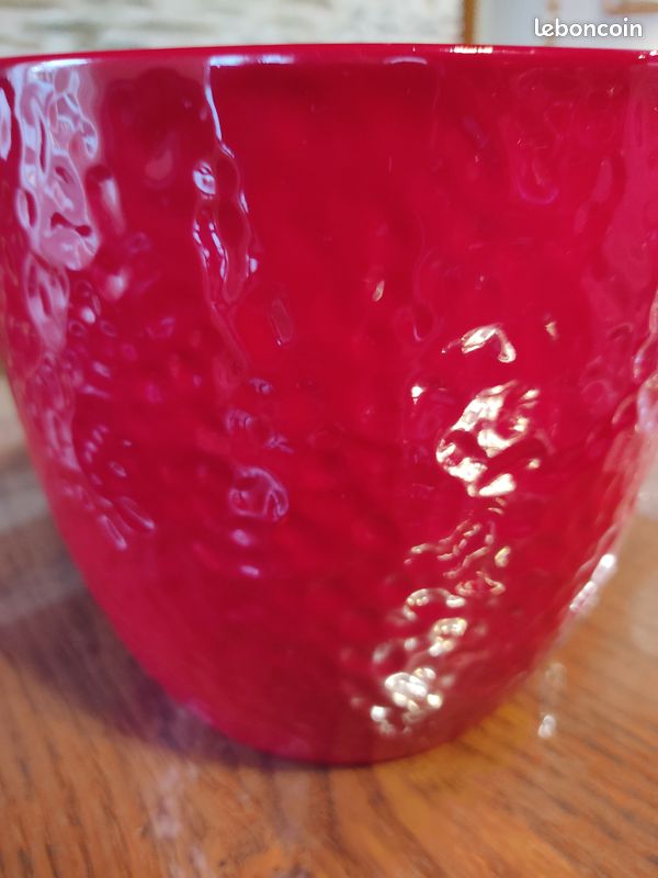 Cache pot rouge en faïence 15.5 cm (image 4)