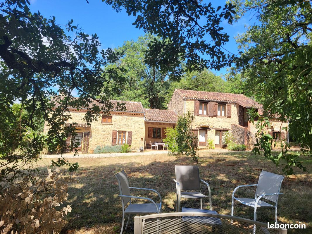 Maison 5 pièces 175 m² · à Saint-Antonin-Noble-Val · 175 m² · 334 000 €