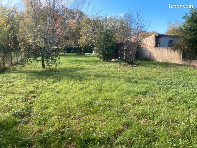 Terrain 780 m² Saint Sulpice Et Cameyrac · à Saint-Sulpice-Et-Cameyrac · 160 000 €