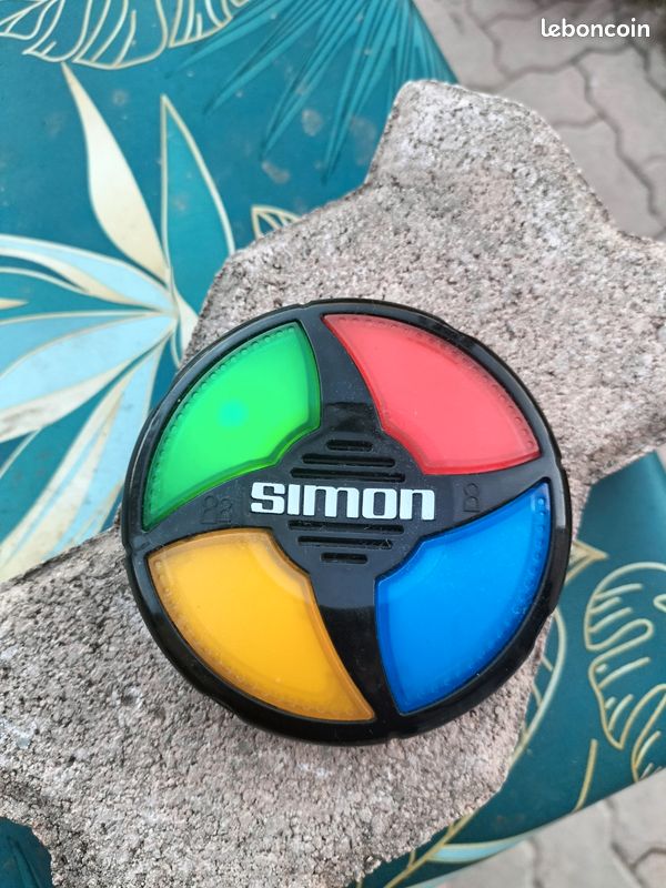 Jeu Hasbro SIMON mini - Jeux & Jouets
