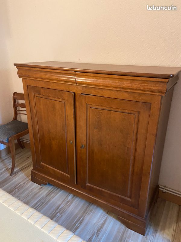 Vend meuble bas en merisier (image 1)