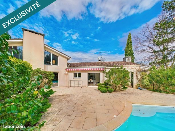 Maison 7 pièces 245 m²