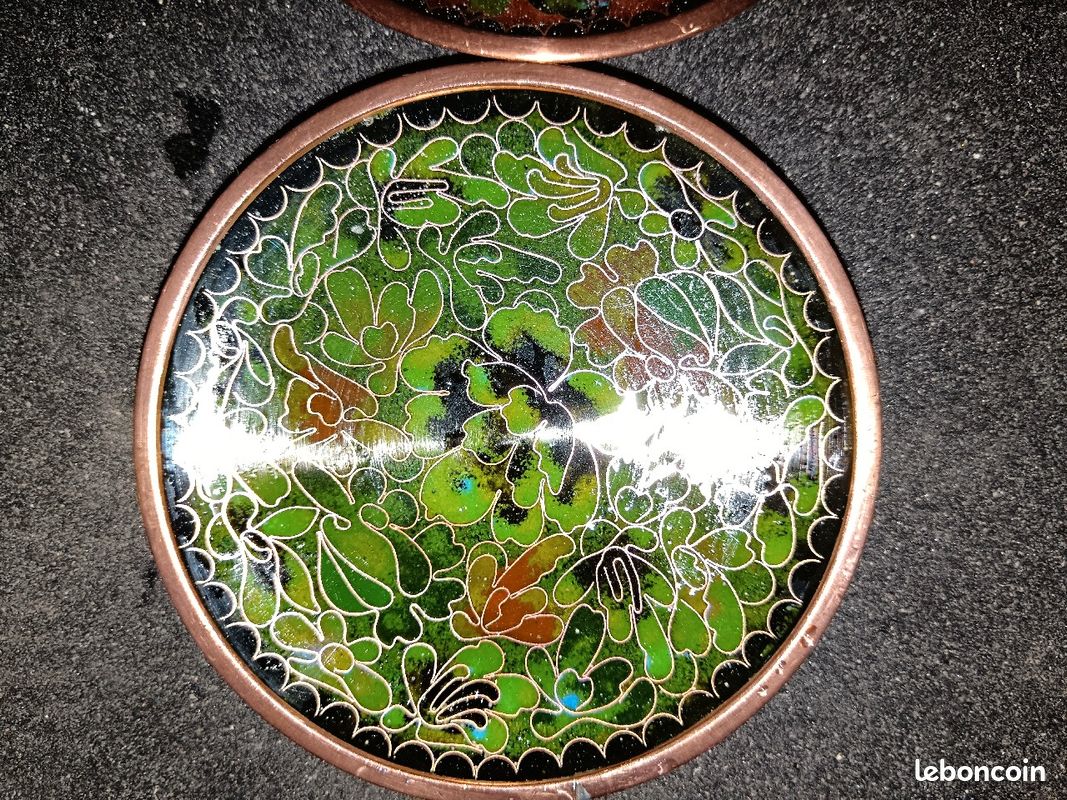 Petites assiettes anciennes en bronze cloisonnées (émaux chinois) (image 3)