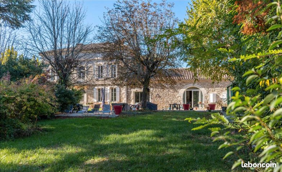 Maison 11 pièces 384 m² · à Castelnaud-de-Gratecambe · 384 m² · 315 000 €