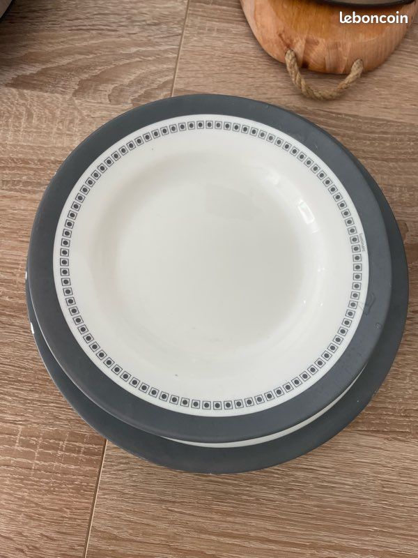 Lot assiettes grises (image 3)