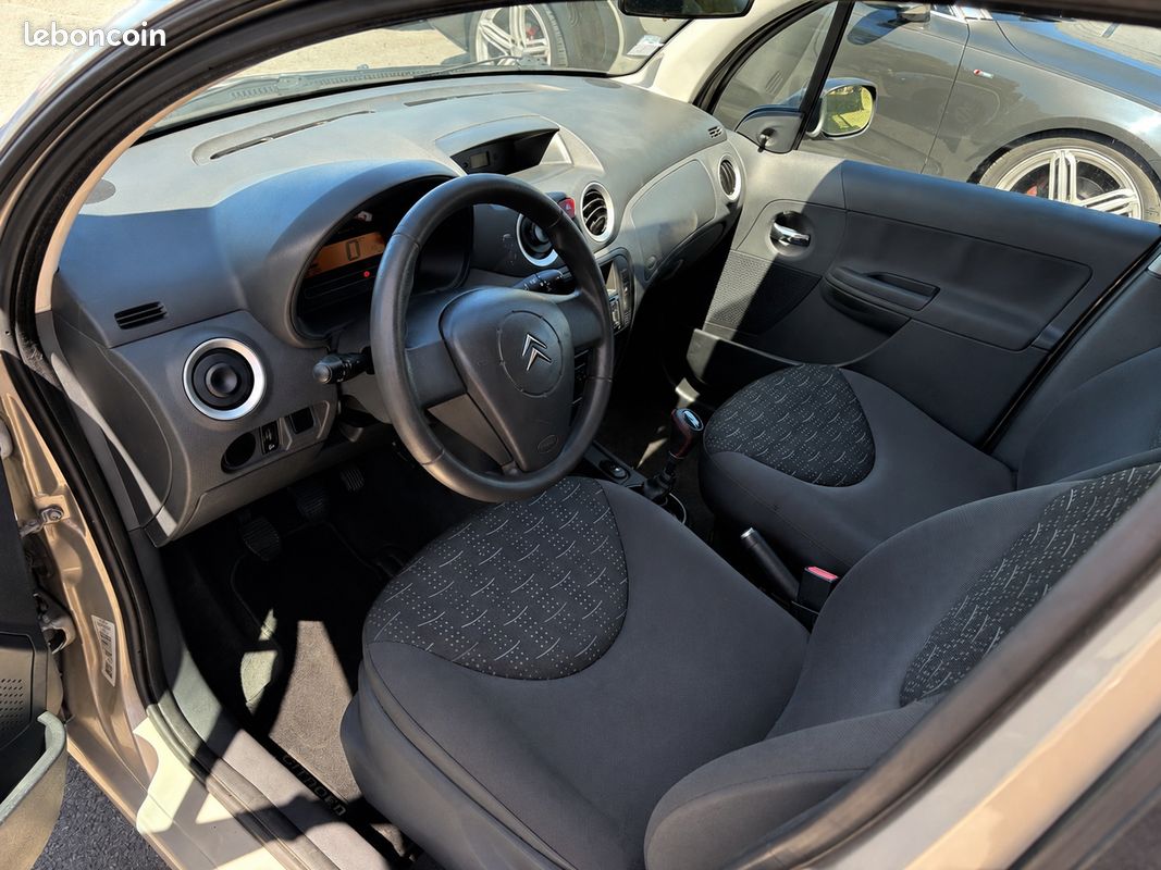 Citroen c3 1.1 essence 60ch 4cv ++++ garantie 1 an++++ entretien et distribution faite (image 2)