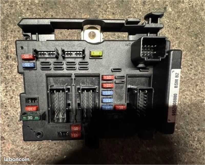 Boîtier Fusible BSM B2 Peugeot Citroën (image 1)