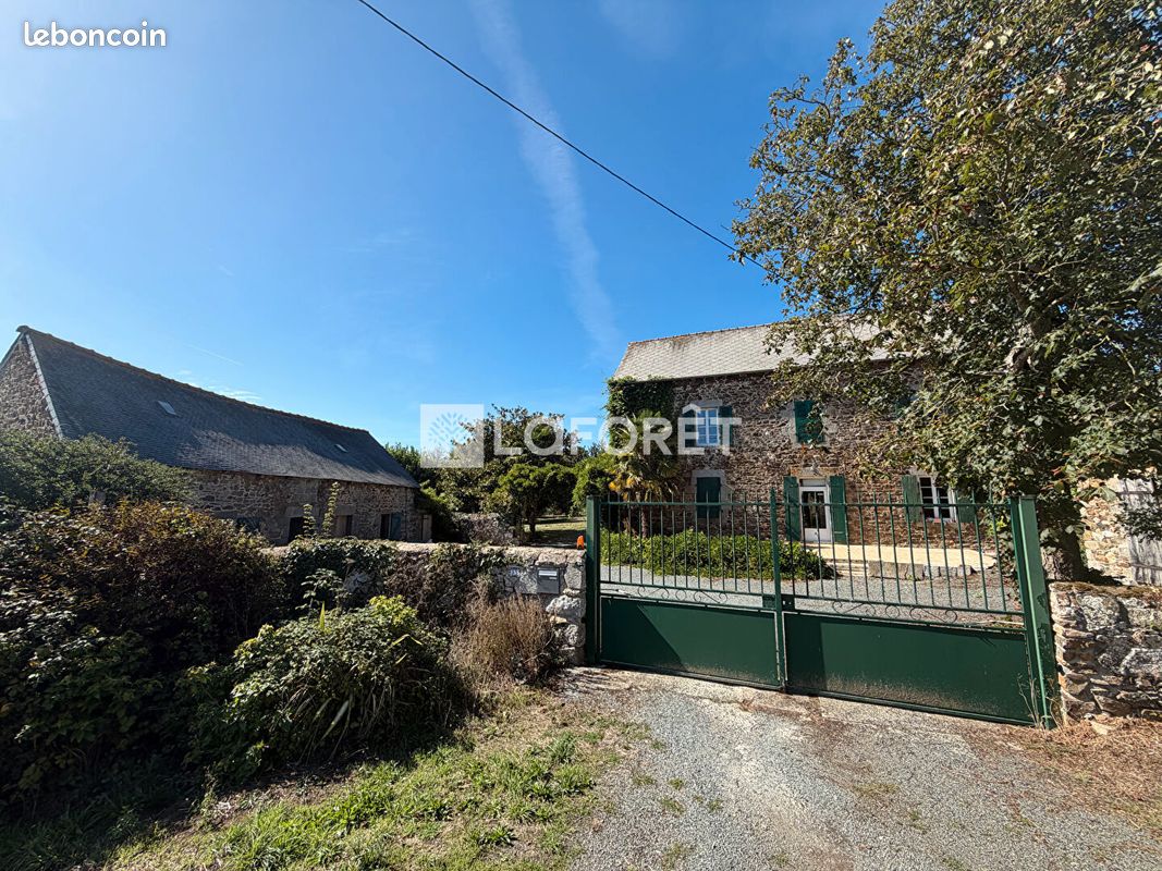 Maison 8 pièces 294 m² · à Plélo · 294 m² · 440 000 €